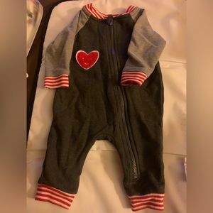 New born onesie only worn once